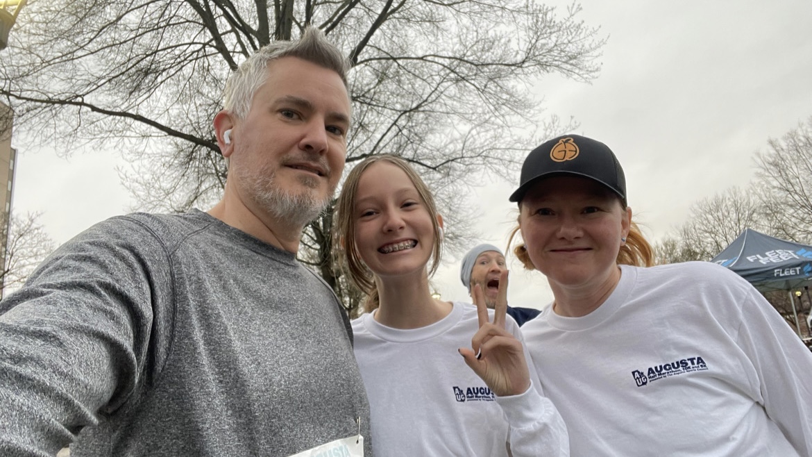 D4F918D0-BB10-4862-8255-06993429880B Pre-race selfie
